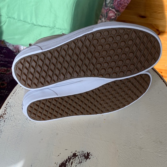 Vans SK8 hi MTE Cream Suede Fur Lined High Top with Scotch guard protection - Picture 3 of 7